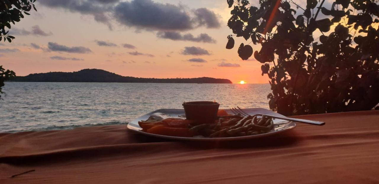 Hotel Crusoe Koh Takiev Island Koh Ta Kiev Esterno foto