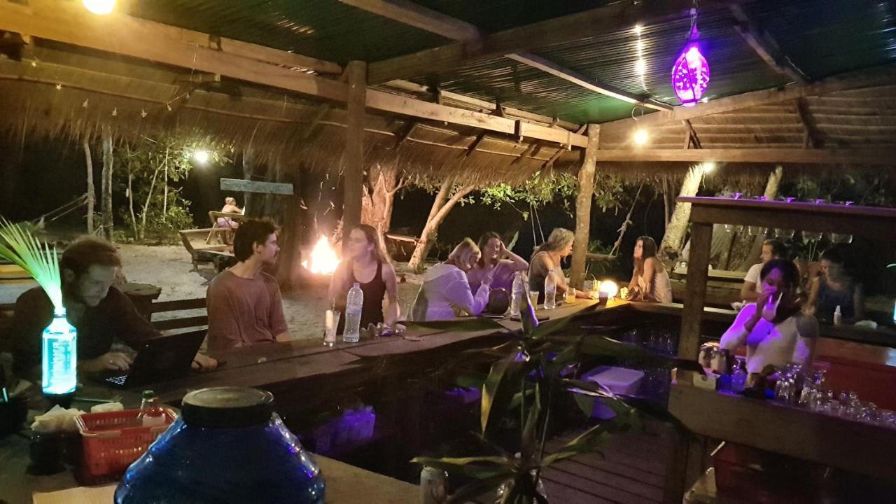 Hotel Crusoe Koh Takiev Island Koh Ta Kiev Esterno foto